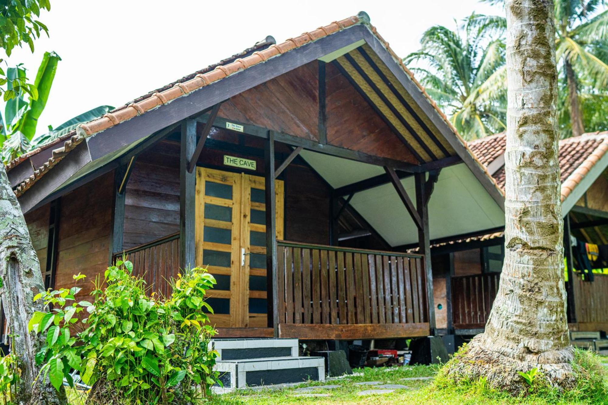 Sumatra Surf Resort Biha Exterior photo